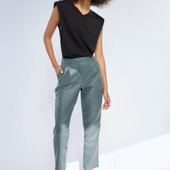 NWT Babaton Shoulder Pad Shirt XXS - Picture 3 of 11